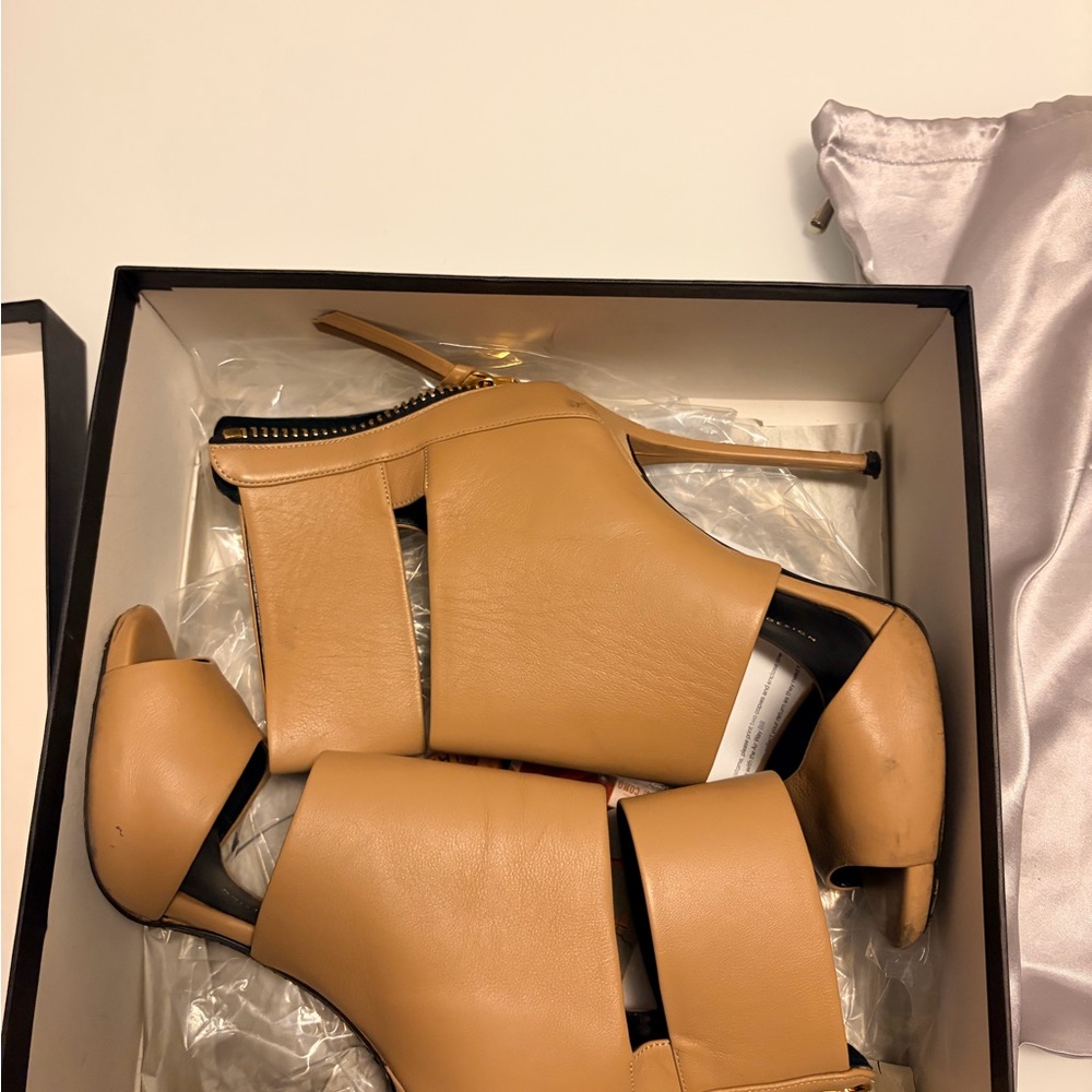Giuseppe Zanotti Tan Leather Peep-Toe Stiletto Sandals Size 38